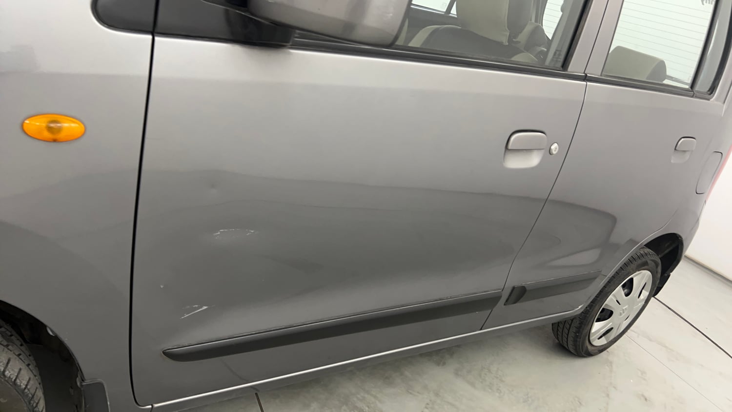 Used 2013 Maruti Suzuki Wagon R VXI Petrol Manual dents MINOR DENT