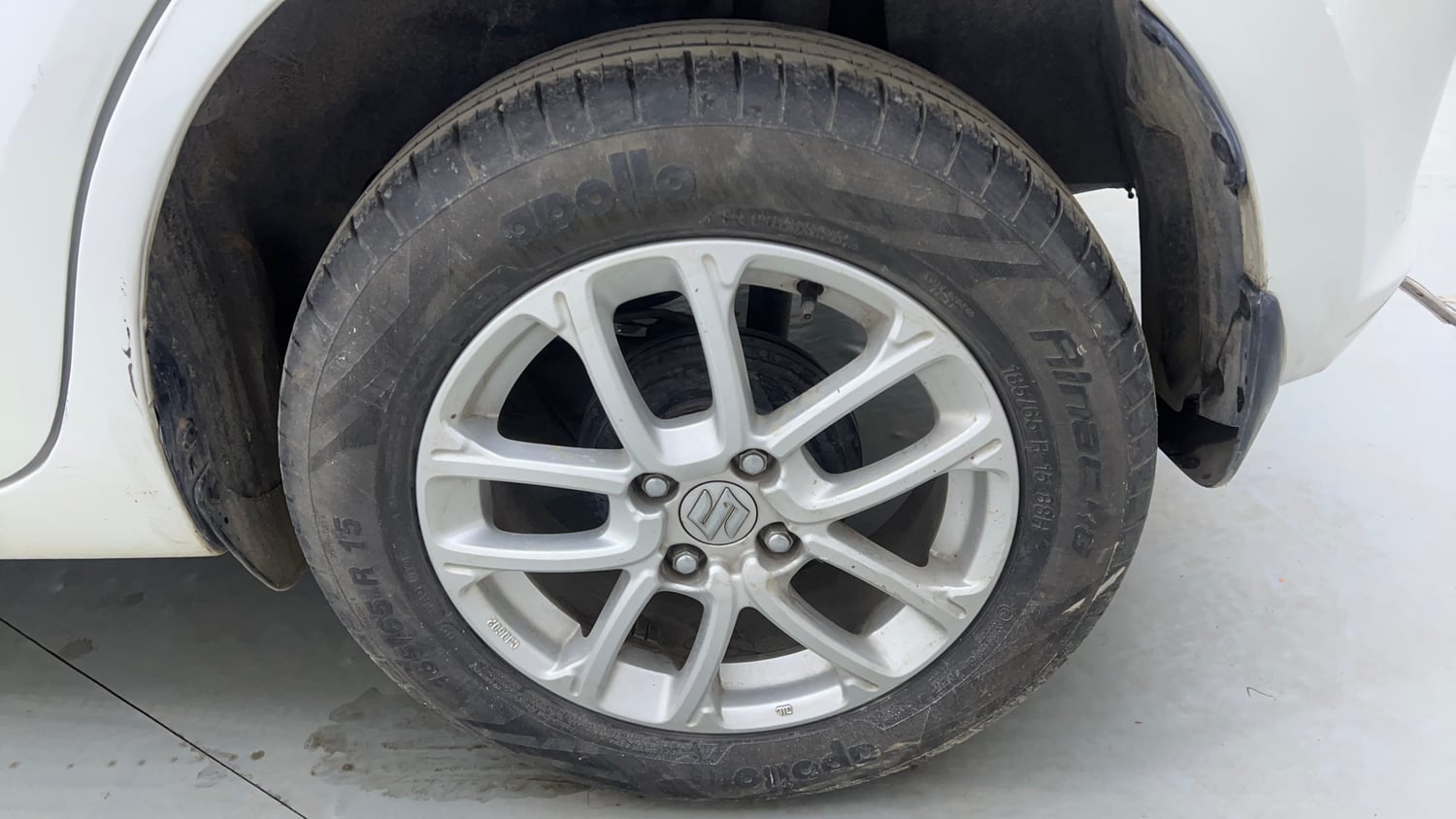 Used 2020 Maruti Suzuki Swift ZXi AMT Petrol Automatic tyres LEFT REAR TYRE RIM VIEW