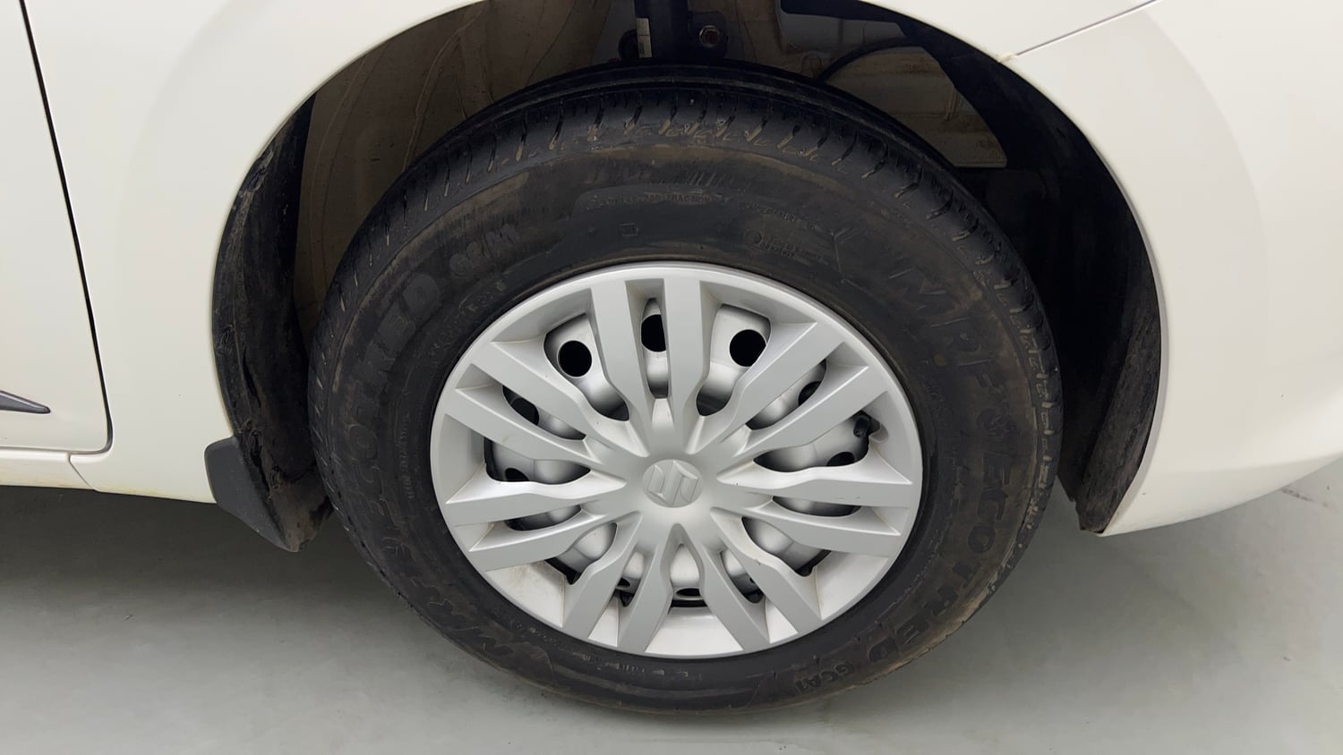 Used 2026 Maruti Suzuki Swift LXi Petrol Manual tyres RIGHT FRONT TYRE RIM VIEW