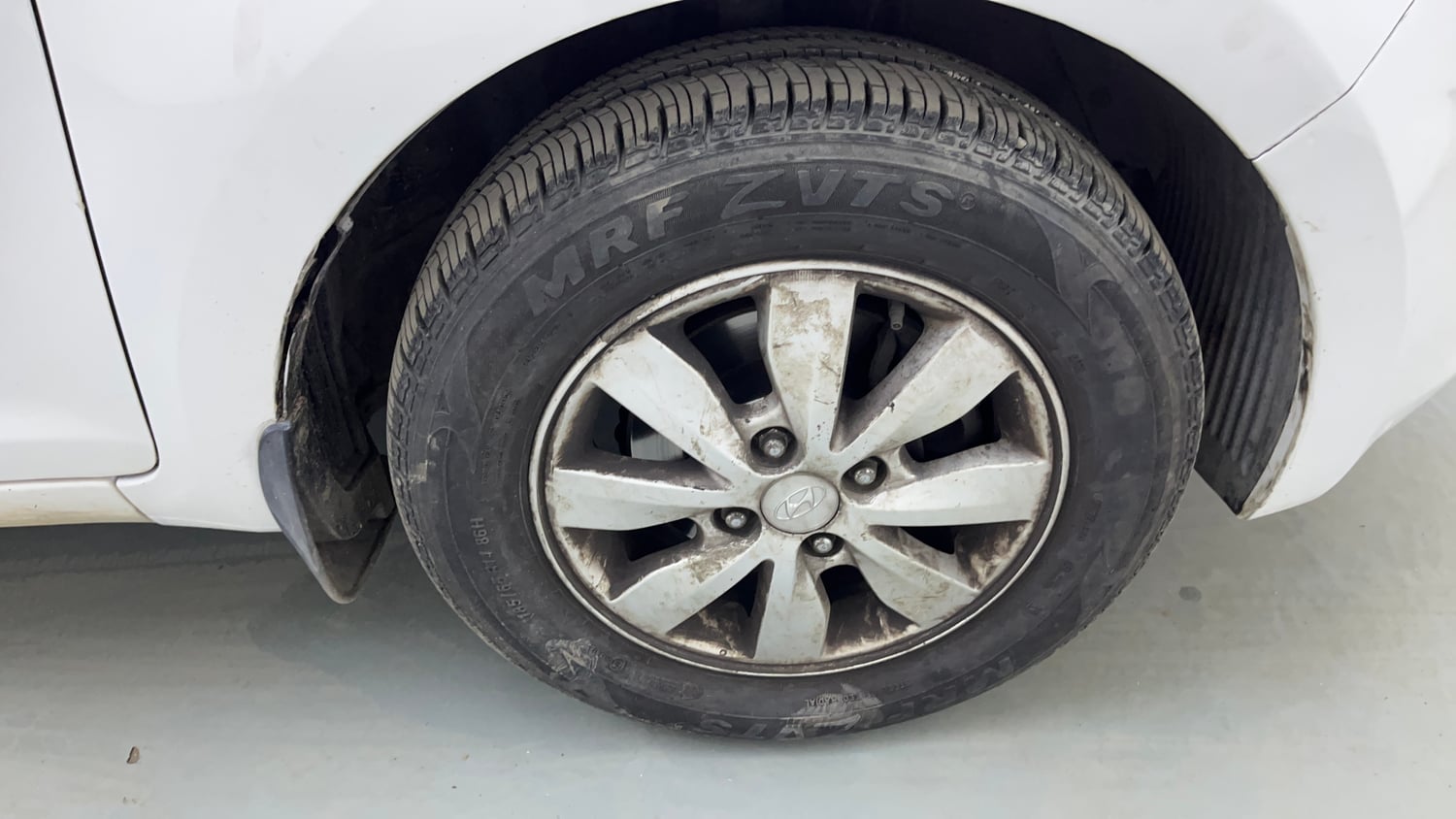 Used 2012 Hyundai i20 Asta 1.2 Petrol Manual tyres RIGHT FRONT TYRE RIM VIEW