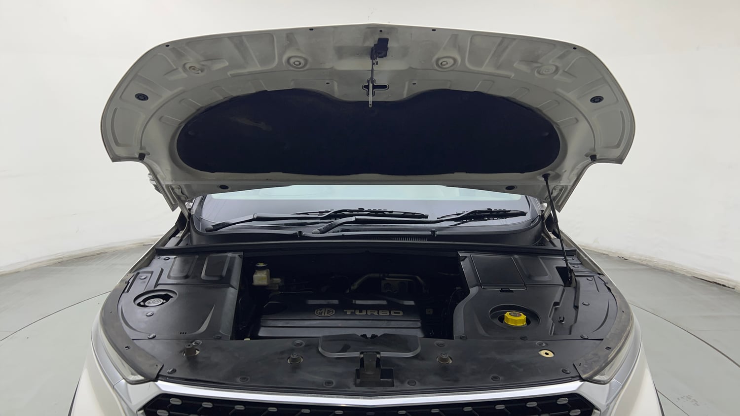 Used 2021 MG Motors Hector Sharp 1.5 Petrol Turbo Hybrid MT Dual Tone Hybrid Manual engine ENGINE & BONNET OPEN FRONT VIEW