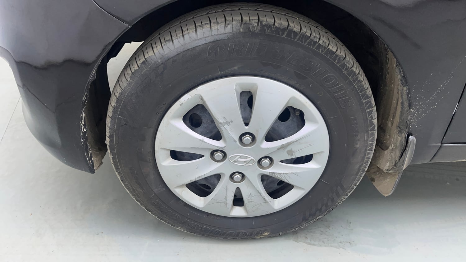 Used 2012 Hyundai i10 Sportz 1.2 Kappa2 Petrol Manual tyres LEFT FRONT TYRE RIM VIEW