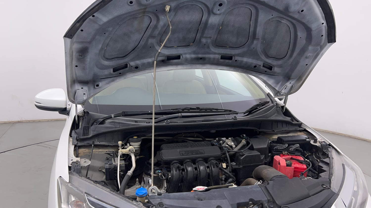 Used 2017 Honda City VX CVT Petrol Petrol Automatic engine ENGINE RIGHT SIDE HINGE & APRON VIEW