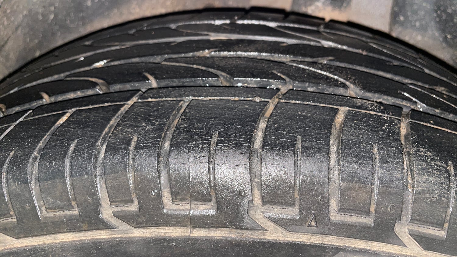 Used 2019 Hyundai Creta SX 1.6 AT Petrol Petrol Automatic tyres LEFT REAR TYRE TREAD VIEW