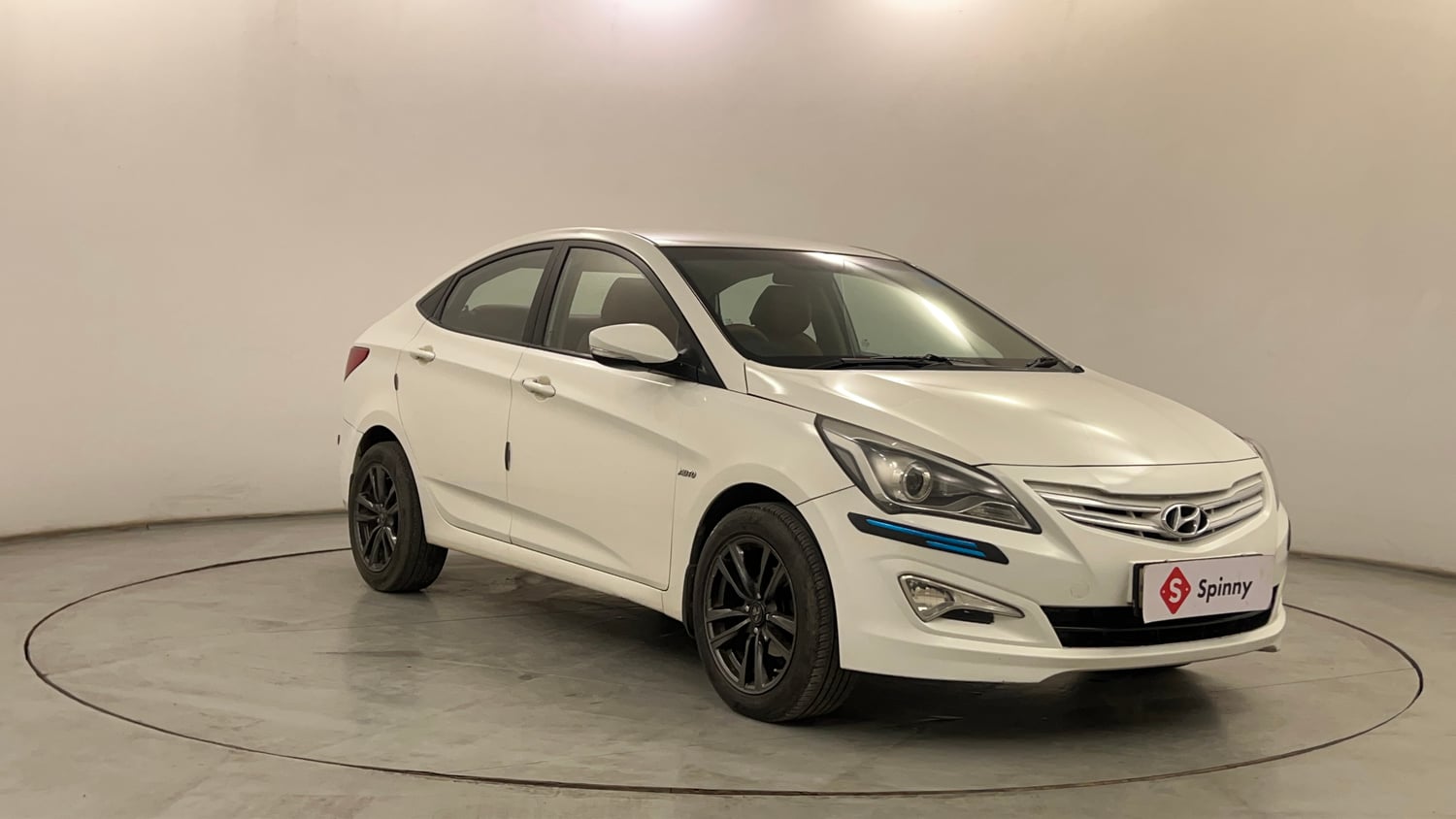 Used 2016 Hyundai Verna 1.6 CRDI S AT Diesel Automatic exterior RIGHT FRONT CORNER VIEW