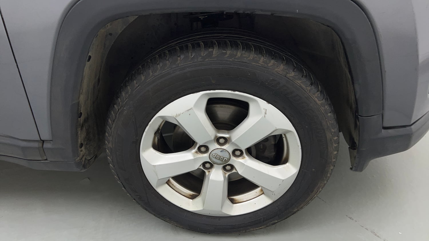 Used 2019 Jeep Compass Longitude (O) 1.4 Petrol AT Petrol Automatic tyres RIGHT FRONT TYRE RIM VIEW