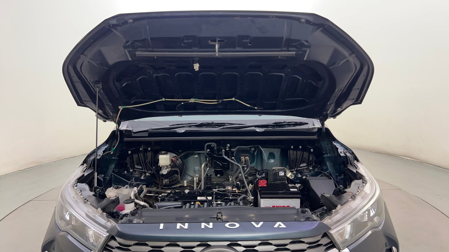 Used 2024 Toyota Innova Hycross GX (O) 7 STR Petrol Automatic engine ENGINE & BONNET OPEN FRONT VIEW