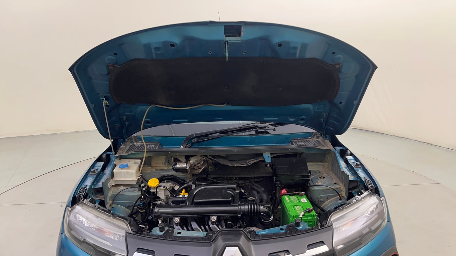 Used 2019 Renault Kwid CLIMBER 1.0 Opt Petrol Manual engine ENGINE & BONNET OPEN FRONT VIEW