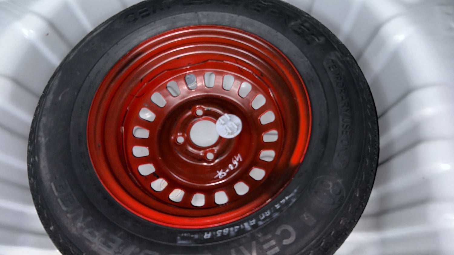 Used 2025 Renault Kiger RXL Petrol Manual tyres SPARE TYRE VIEW
