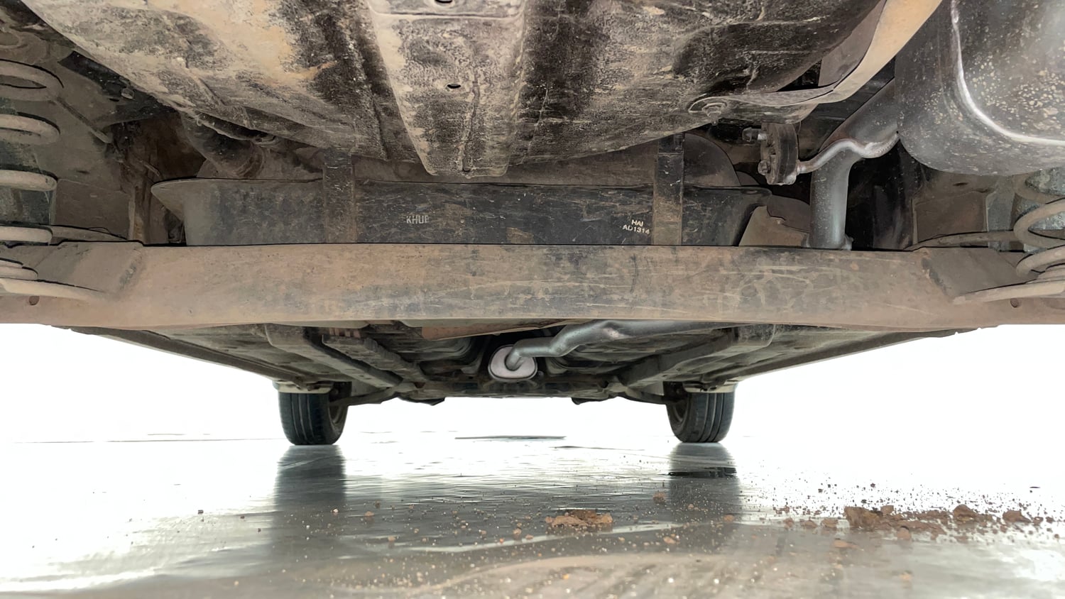 Used 2015 Hyundai Grand i10 Sportz 1.2 Kappa VTVT Petrol Manual extra REAR UNDERBODY VIEW (TAKEN FROM REAR)