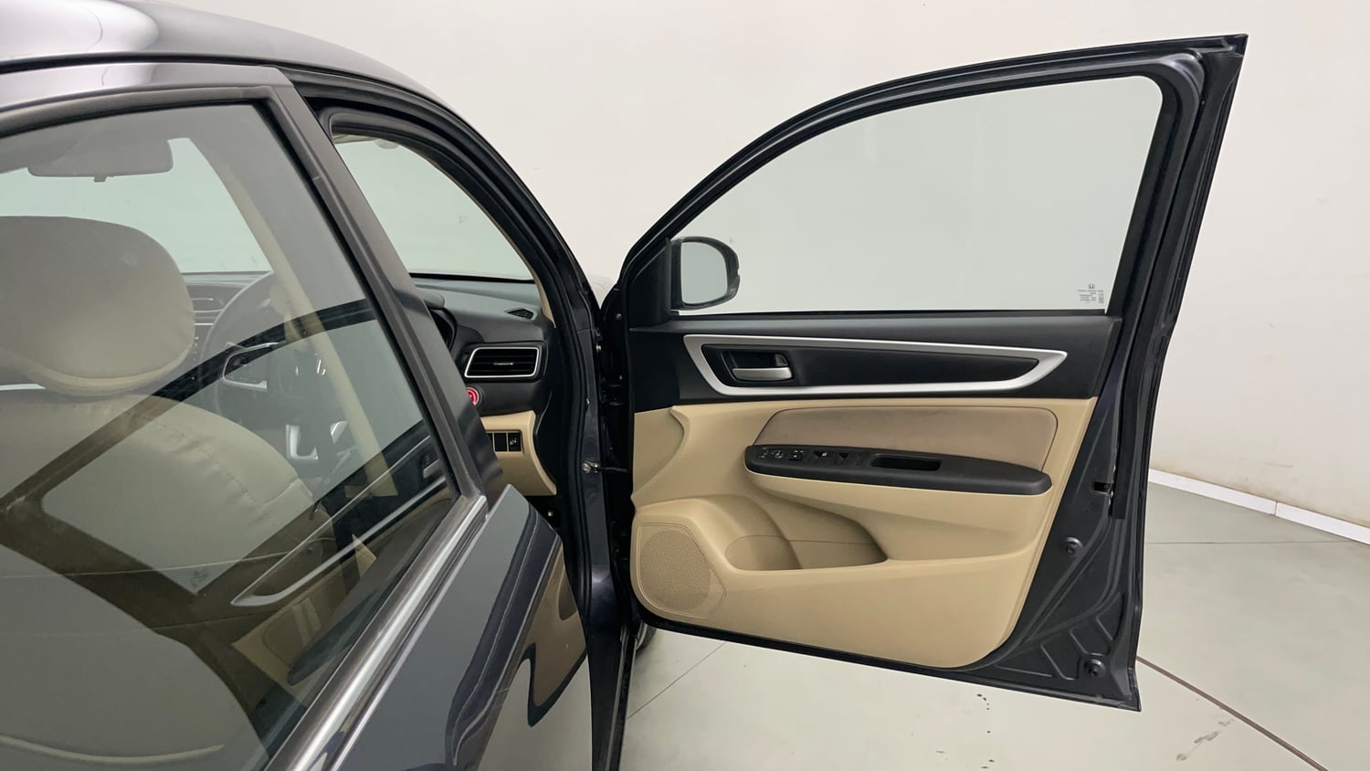 Used 2023 Honda Amaze VX MT 1.2 Petrol Petrol Manual interior RIGHT FRONT DOOR OPEN VIEW