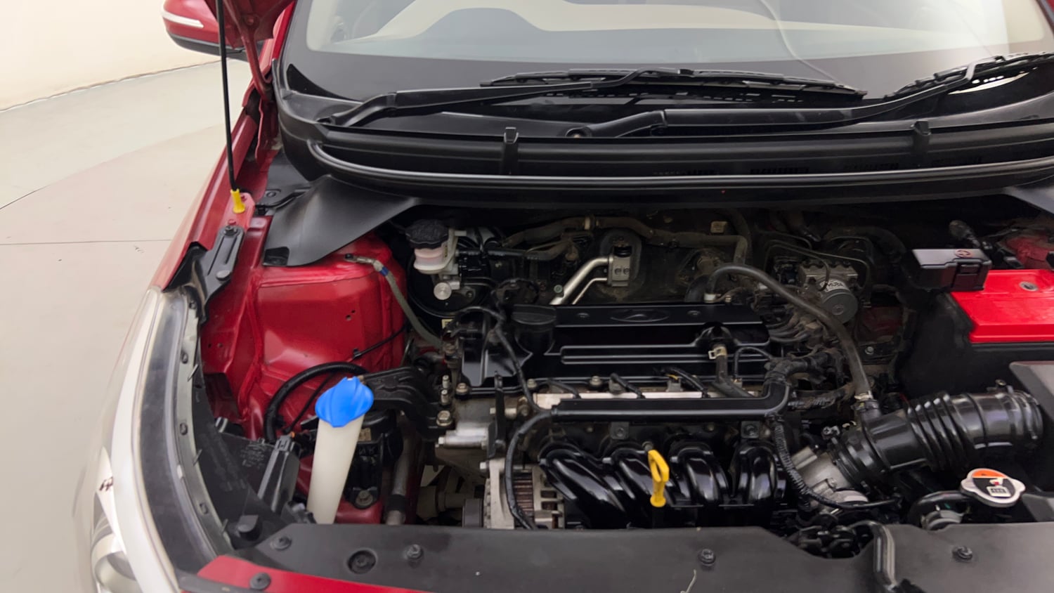Used 2016 Hyundai Elite i20 Asta 1.2 Petrol Manual engine ENGINE RIGHT SIDE HINGE & APRON VIEW