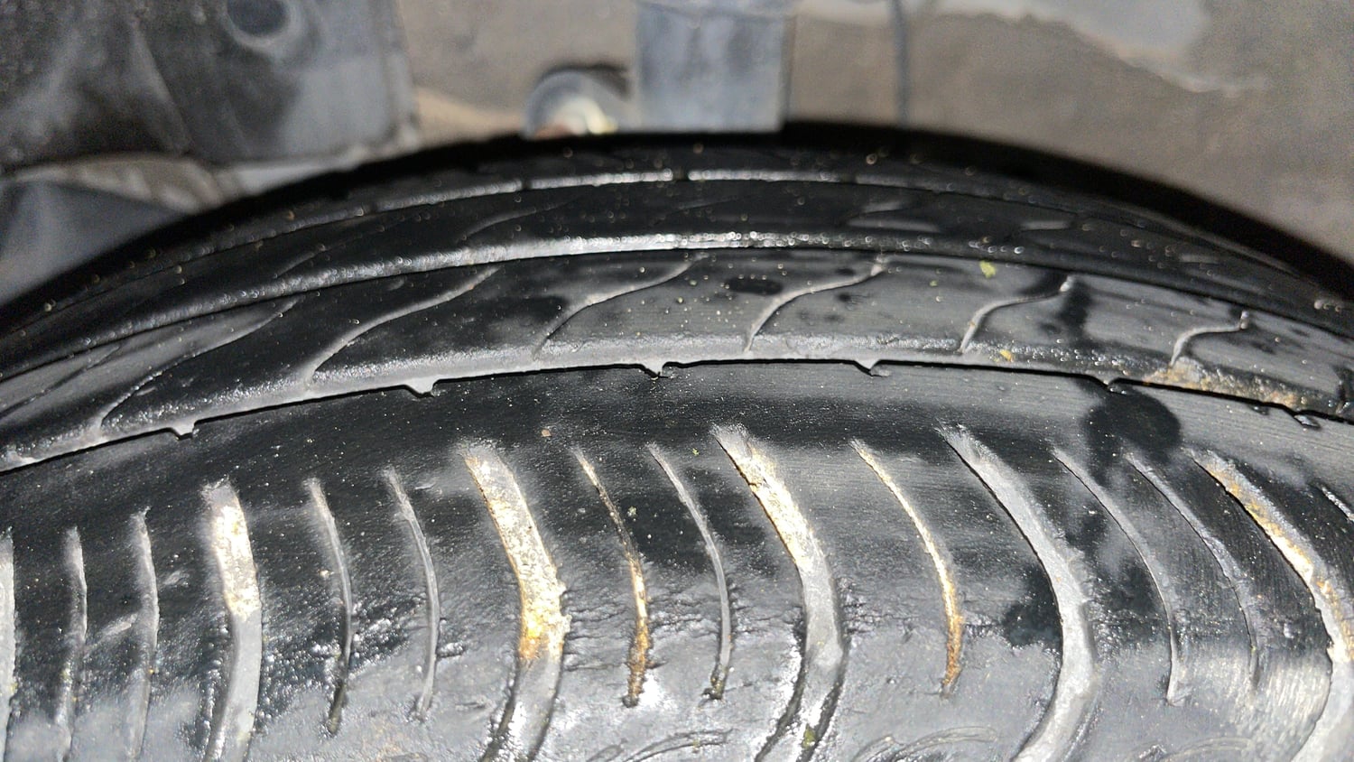 Used 2023 Honda Amaze VX MT 1.2 Petrol Petrol Manual tyres LEFT FRONT TYRE TREAD VIEW