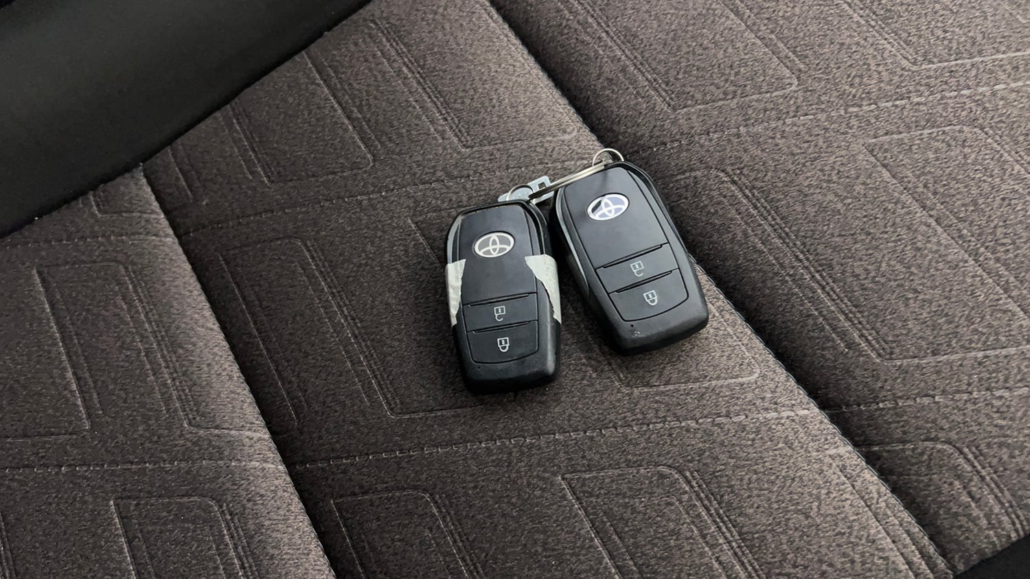 Used 2024 Toyota Innova Hycross GX (O) 7 STR Petrol Automatic extra CAR KEY VIEW