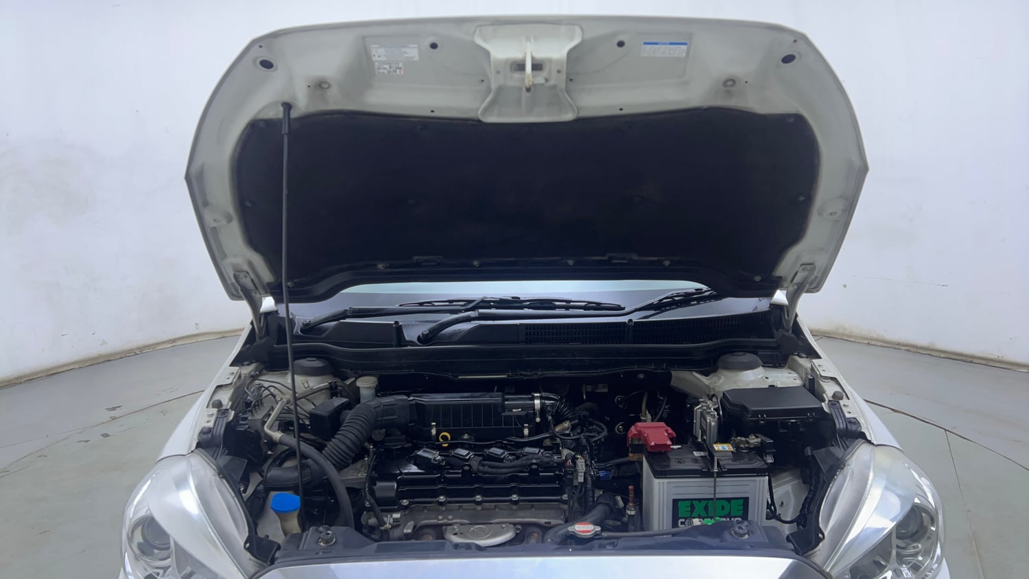 Used 2021 Maruti Suzuki S-Cross Zeta AT Petrol Automatic engine ENGINE & BONNET OPEN FRONT VIEW