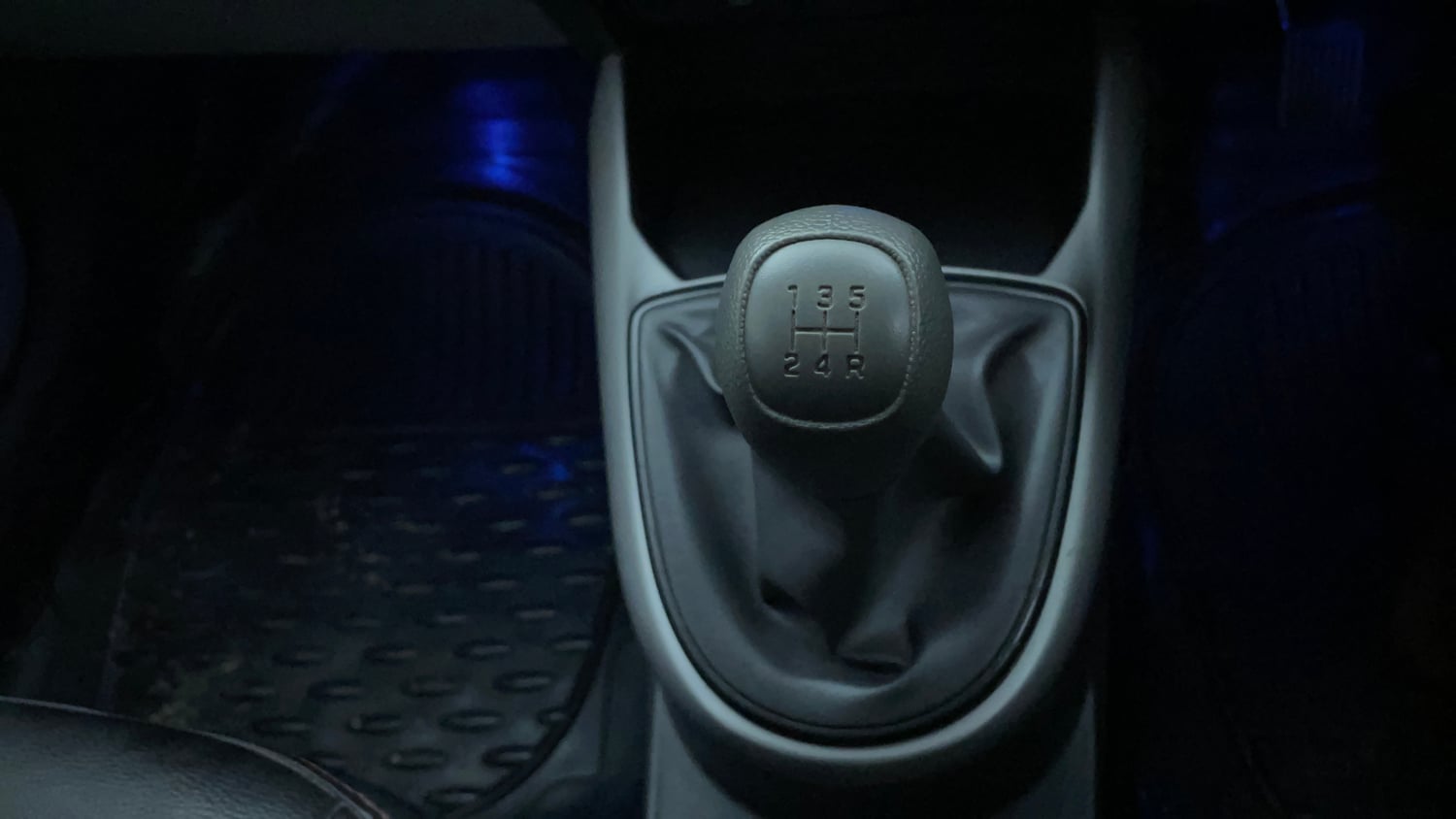 Used 2023 Hyundai Grand i10 Nios Magna 1.2 Kappa VTVT Petrol Manual interior GEAR  KNOB VIEW