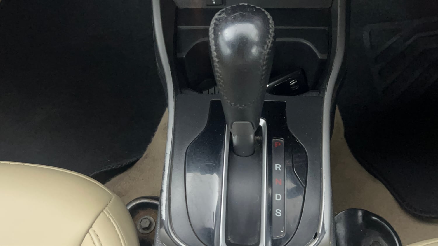 Used 2017 Honda City VX CVT Petrol Petrol Automatic interior GEAR  KNOB VIEW