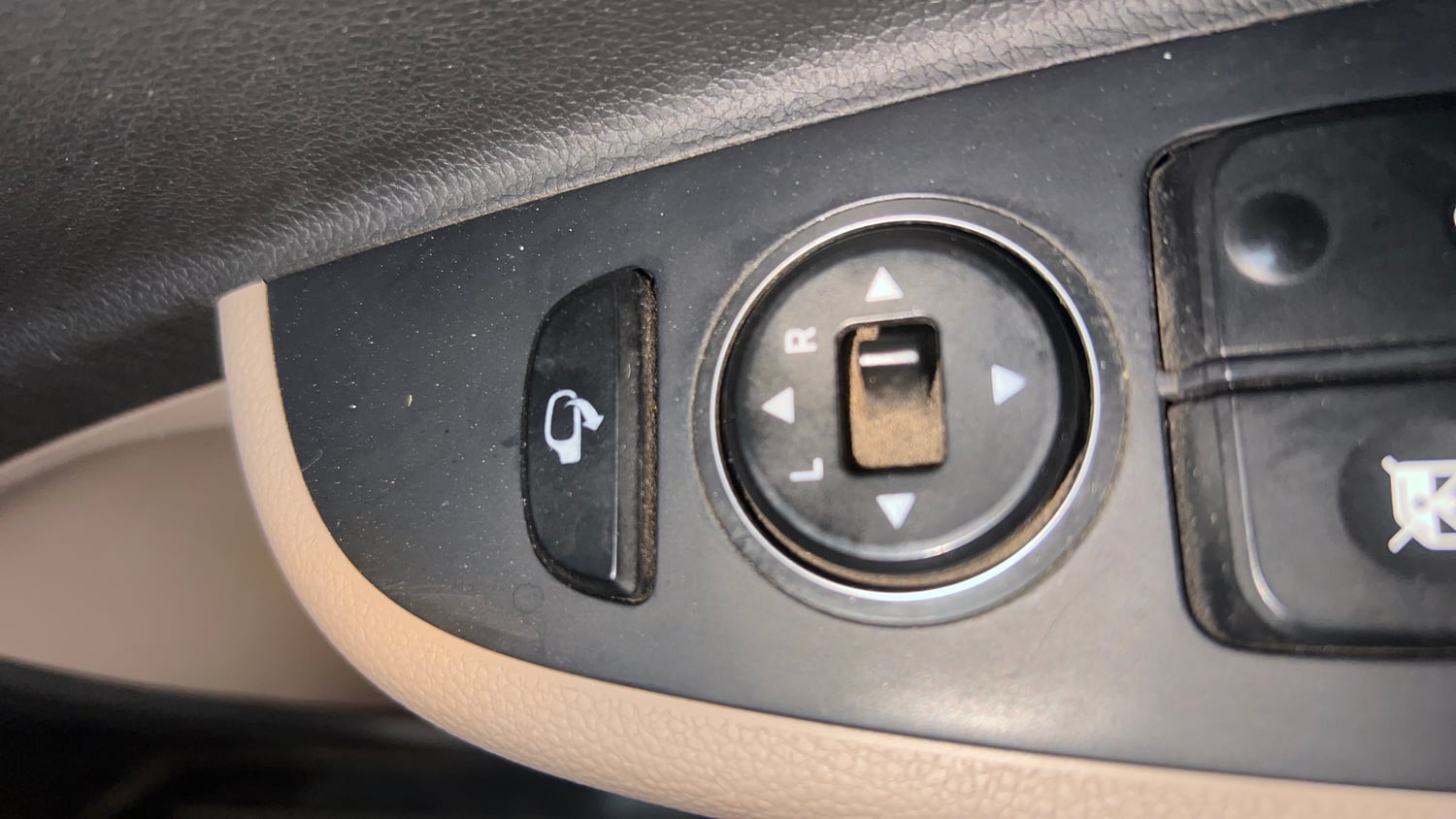 Used 2013 Hyundai Grand i10 Sportz 1.2 Kappa VTVT Petrol Manual top_features Adjustable ORVM
