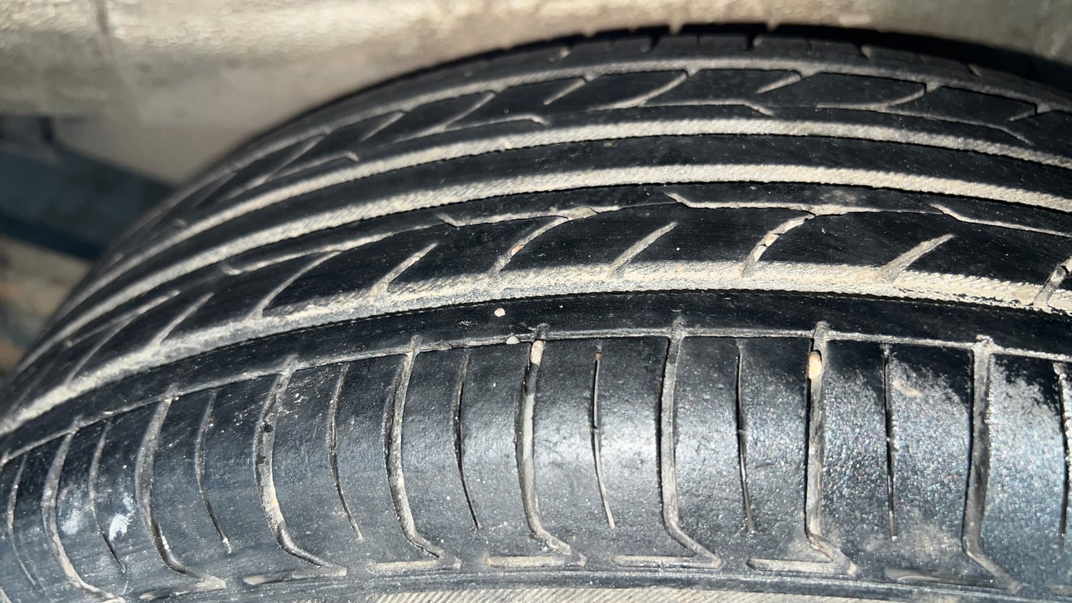 Used 2016 Maruti Suzuki Wagon R 1.0 VXI AMT Petrol Automatic tyres LEFT REAR TYRE TREAD VIEW