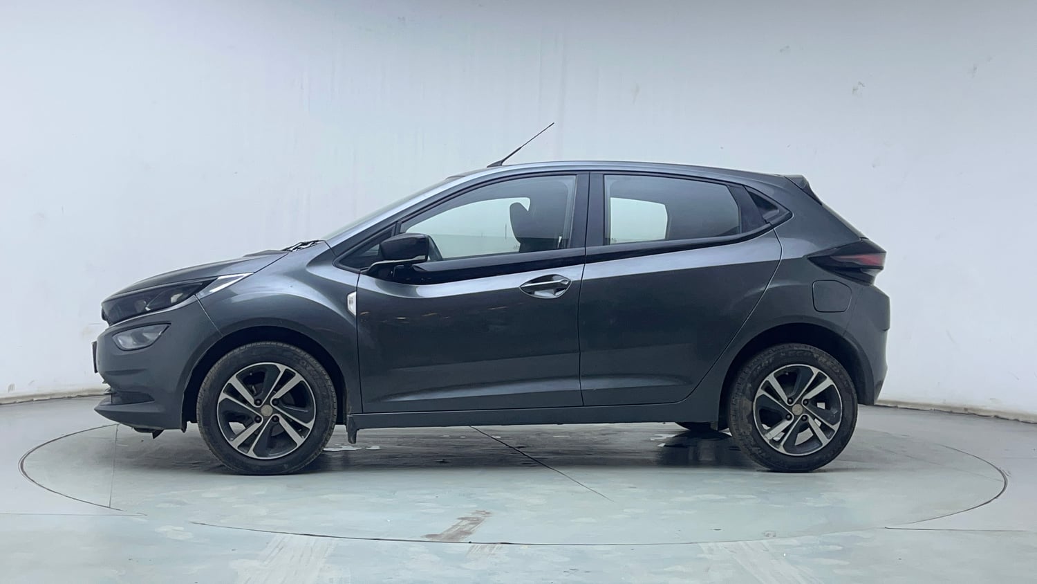Used 2024 Tata Altroz XZA Petrol Petrol Automatic exterior LEFT SIDE VIEW