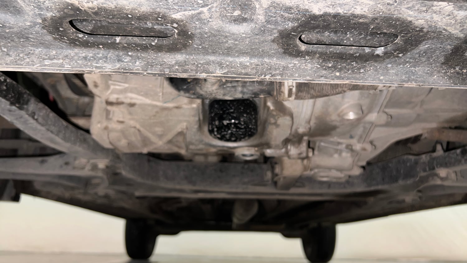 Used 2023 Renault Kiger RXZ MT Petrol Manual extra FRONT LEFT UNDERBODY VIEW