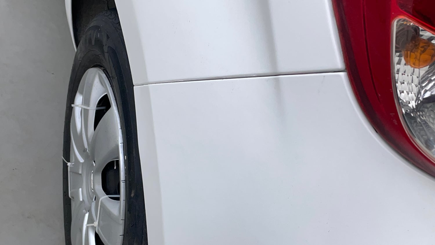 Used 2013 Hyundai i20 Magna (O) 1.2 Petrol Manual dents MINOR SCRATCH