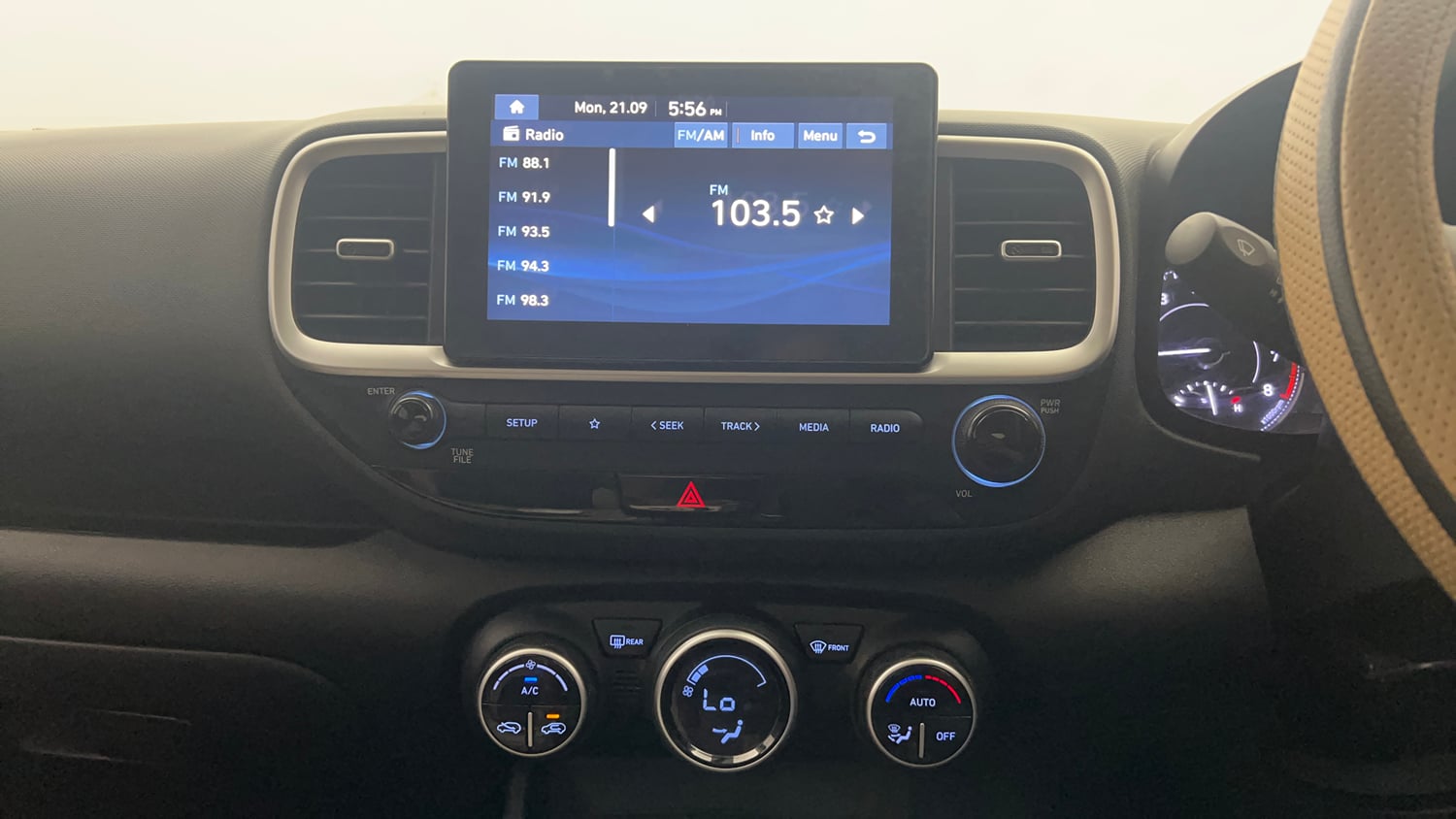 Used 2021 Hyundai Venue SX 1.0 Turbo Petrol Manual top_features Integrated (in-dash) music system