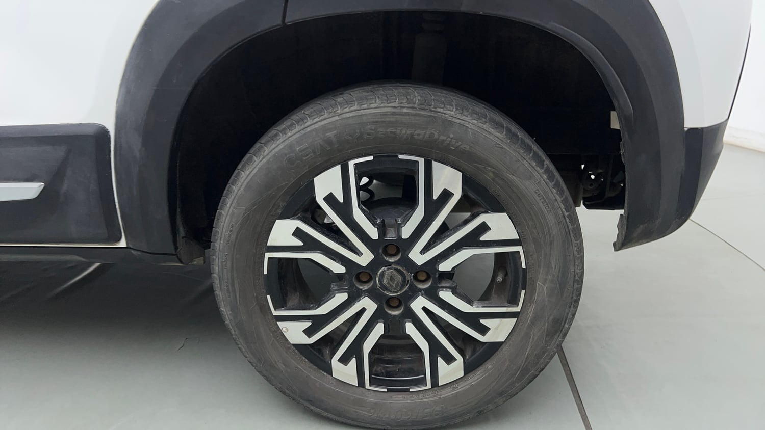 Used 2021 Renault Kiger RXZ Turbo CVT Petrol Automatic tyres LEFT REAR TYRE RIM VIEW