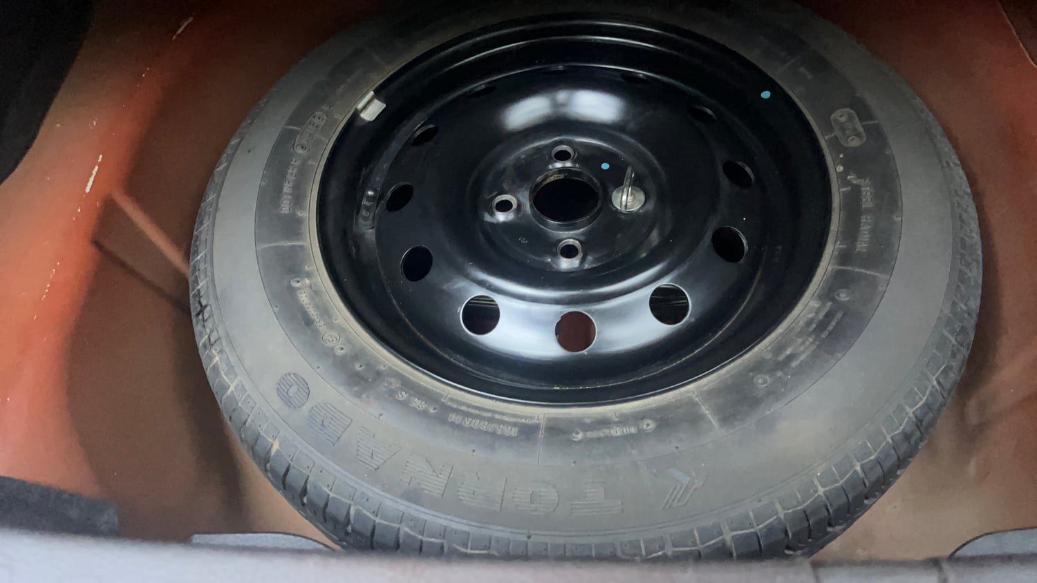 Used 2016 Maruti Suzuki Swift VXi Petrol Manual tyres SPARE TYRE VIEW