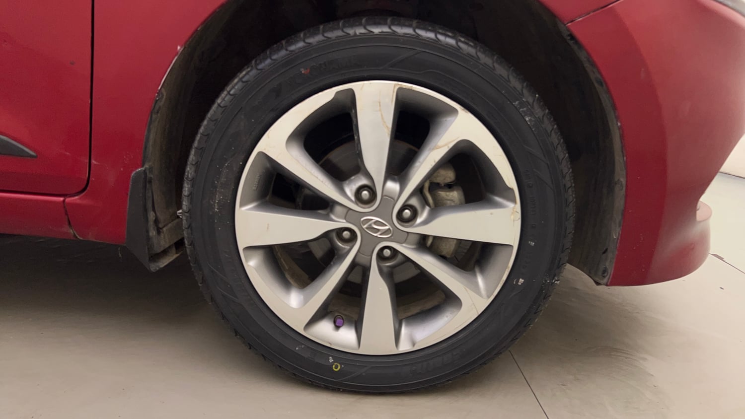 Used 2016 Hyundai Elite i20 Asta 1.2 Petrol Manual tyres RIGHT FRONT TYRE RIM VIEW