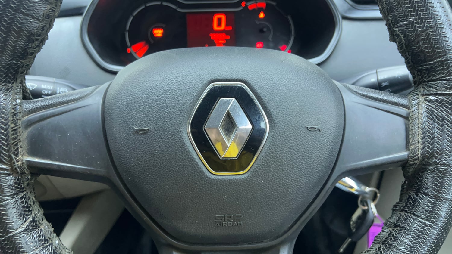 Used 2019 Renault Triber RXE Petrol Manual top_features Airbags