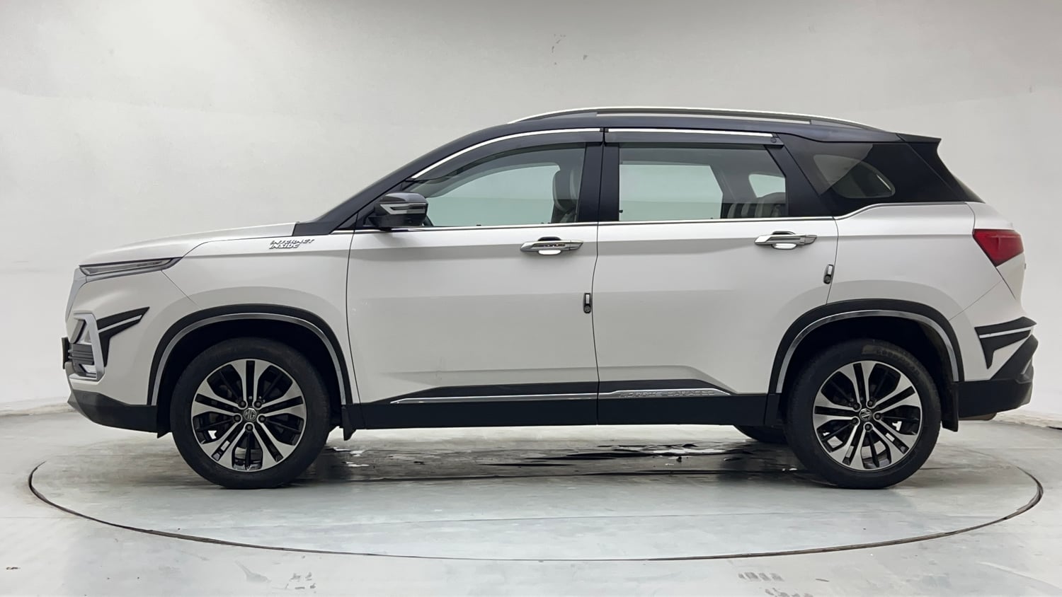 Used 2021 MG Motors Hector Sharp 1.5 Petrol Turbo Hybrid MT Dual Tone Hybrid Manual exterior LEFT SIDE VIEW
