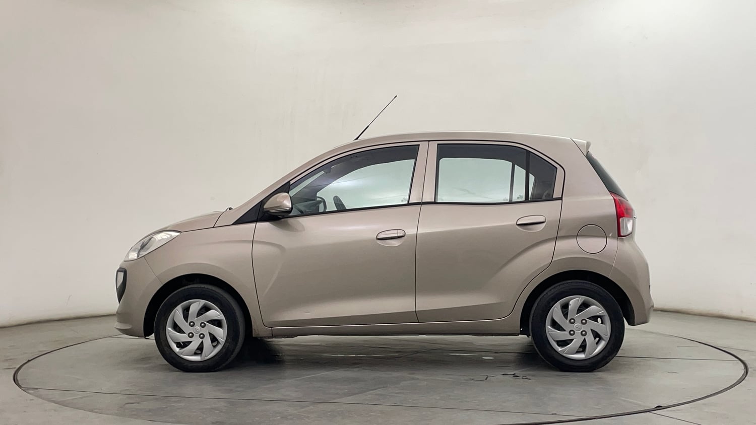 Used 2022 Hyundai Santro Sportz Petrol Manual exterior LEFT SIDE VIEW