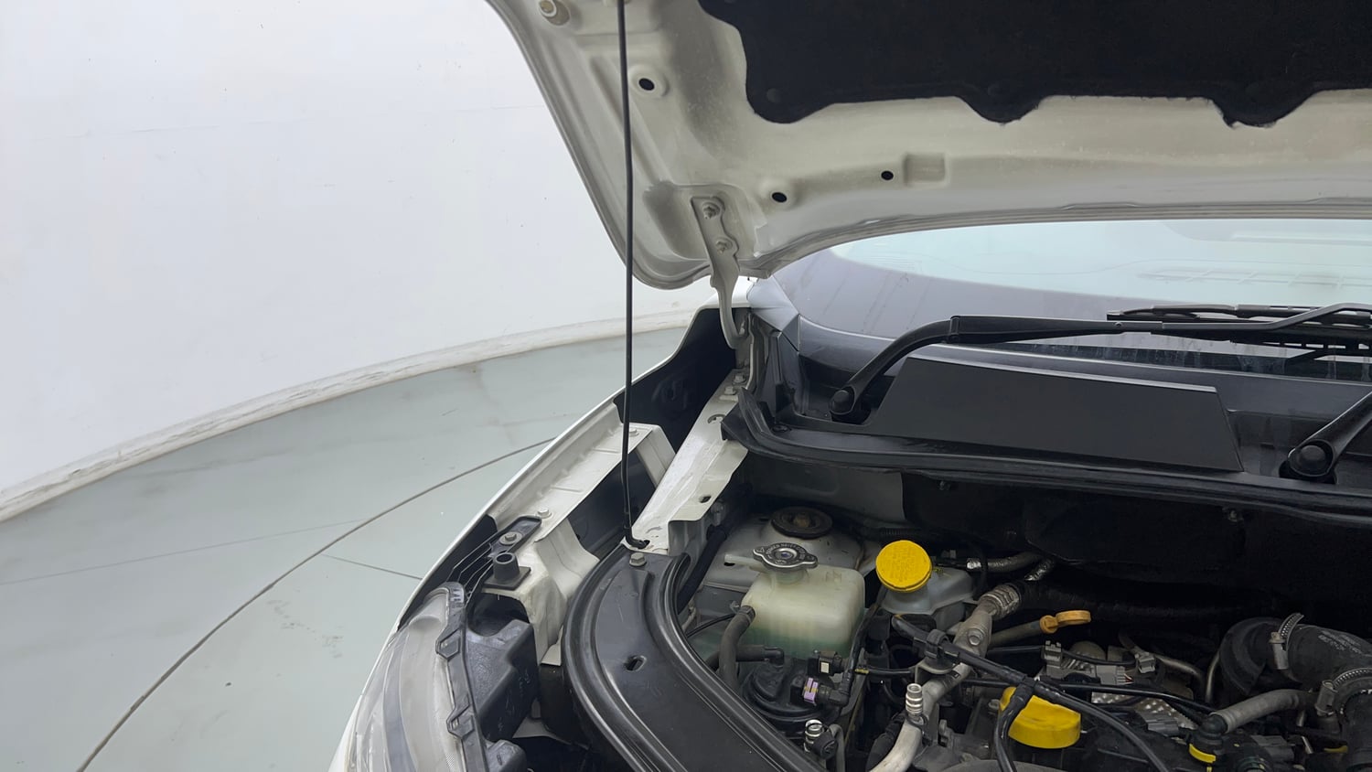 Used 2021 Renault Kiger RXZ Turbo CVT Petrol Automatic engine ENGINE RIGHT SIDE HINGE & APRON VIEW