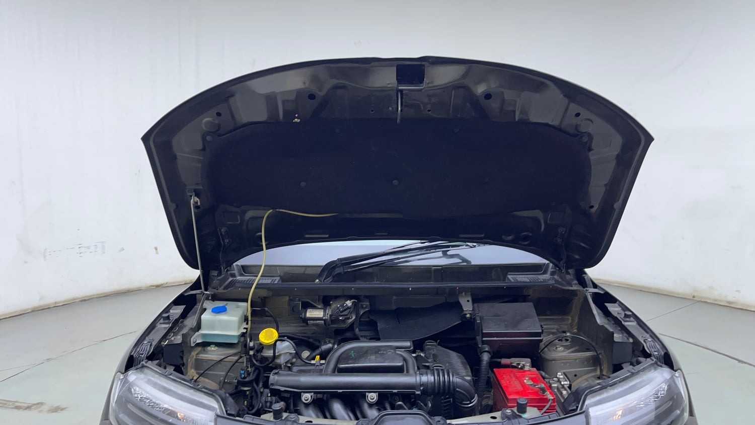 Used 2022 Renault Kwid RXT 1.0 AMT Petrol Automatic engine ENGINE & BONNET OPEN FRONT VIEW
