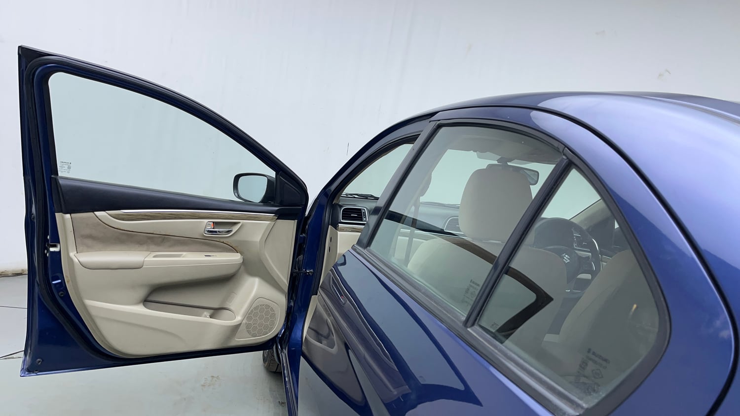 Used 2018 Maruti Suzuki Ciaz Zeta Hybrid 1.5 AT Petrol Automatic interior LEFT FRONT DOOR OPEN VIEW
