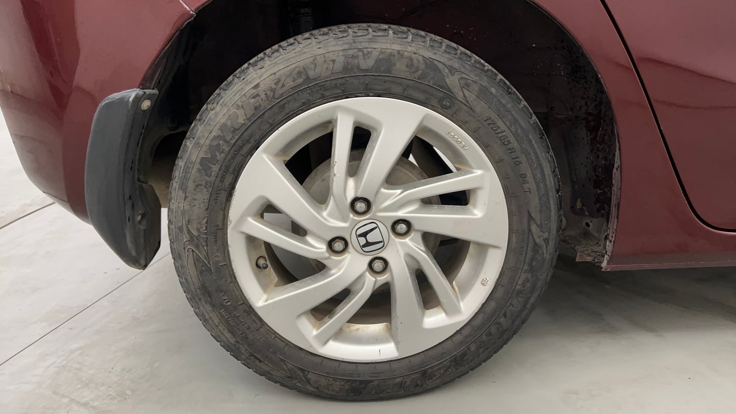 Used 2016 Honda Jazz VX Petrol Petrol Manual tyres RIGHT REAR TYRE RIM VIEW