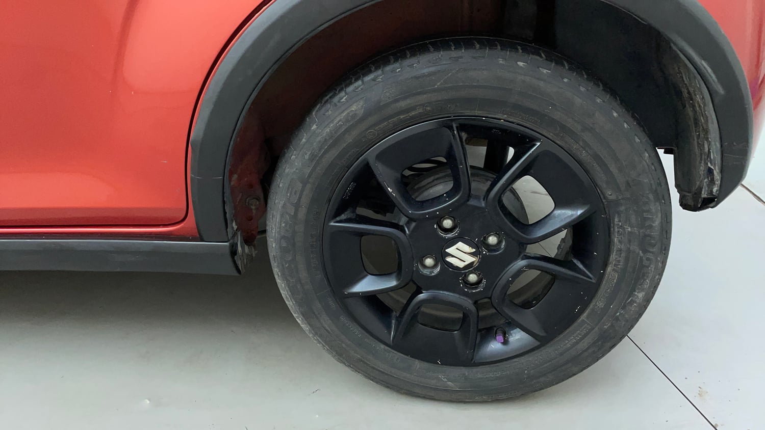 Used 2017 Maruti Suzuki Ignis Zeta 1.2 AMT Petrol Automatic tyres LEFT REAR TYRE RIM VIEW