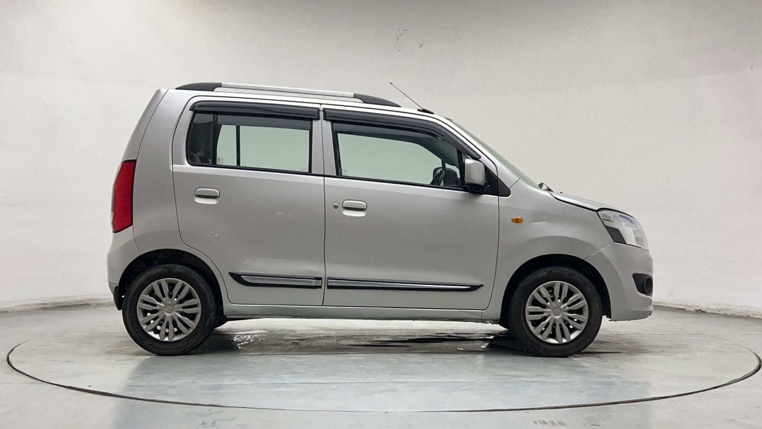 Used 2016 Maruti Suzuki Wagon R 1.0 VXI AMT Petrol Automatic exterior RIGHT SIDE VIEW