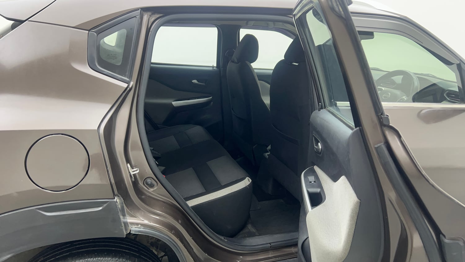 Used 2021 Nissan Magnite XV Turbo Petrol Manual interior RIGHT SIDE REAR DOOR CABIN VIEW