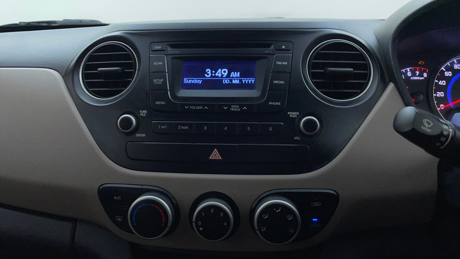 Used 2015 Hyundai Grand i10 Sportz 1.2 Kappa VTVT Petrol Manual top_features Integrated (in-dash) music system
