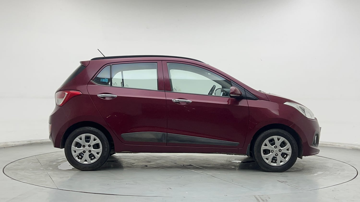 Used 2013 Hyundai Grand i10 Sportz 1.2 Kappa VTVT Petrol Manual exterior RIGHT SIDE VIEW