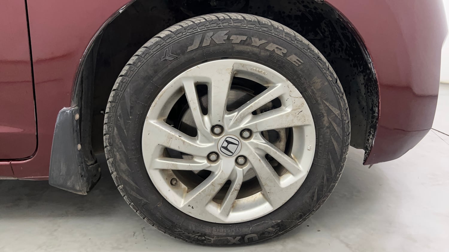 Used 2016 Honda Jazz VX Petrol Petrol Manual tyres RIGHT FRONT TYRE RIM VIEW