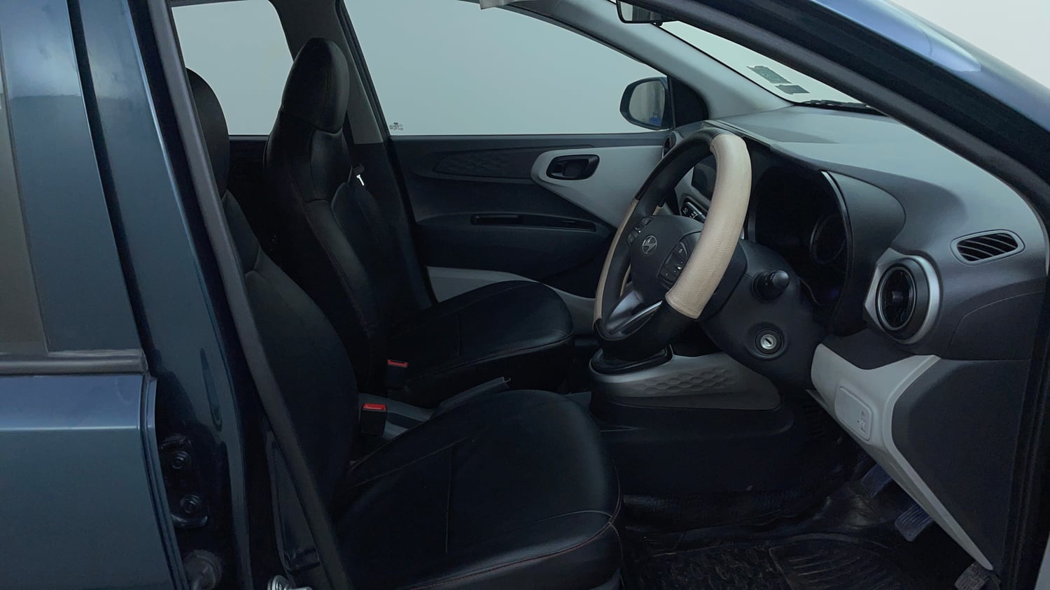Used 2023 Hyundai Grand i10 Nios Magna 1.2 Kappa VTVT Petrol Manual interior RIGHT SIDE FRONT DOOR CABIN VIEW