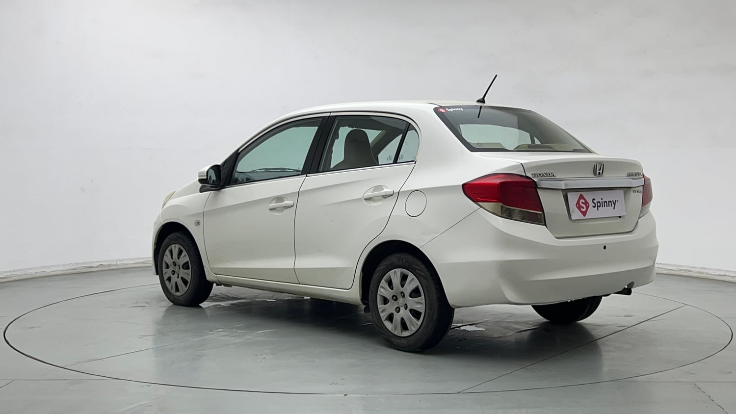 Used 2015 Honda Amaze 1.2 S i-VTEC Petrol Manual exterior LEFT REAR CORNER VIEW