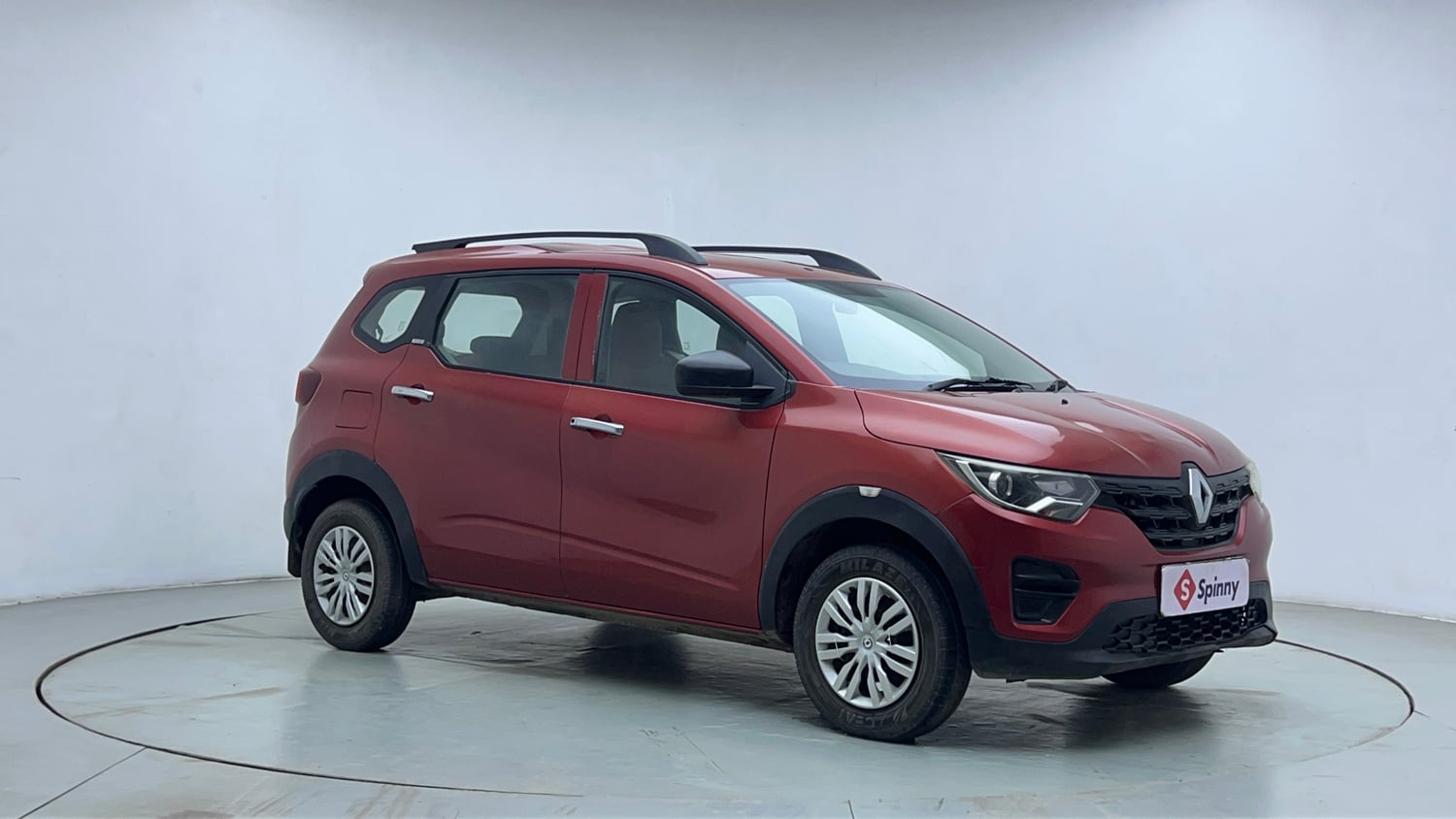 Used 2019 Renault Triber RXE Petrol Manual exterior RIGHT FRONT CORNER VIEW