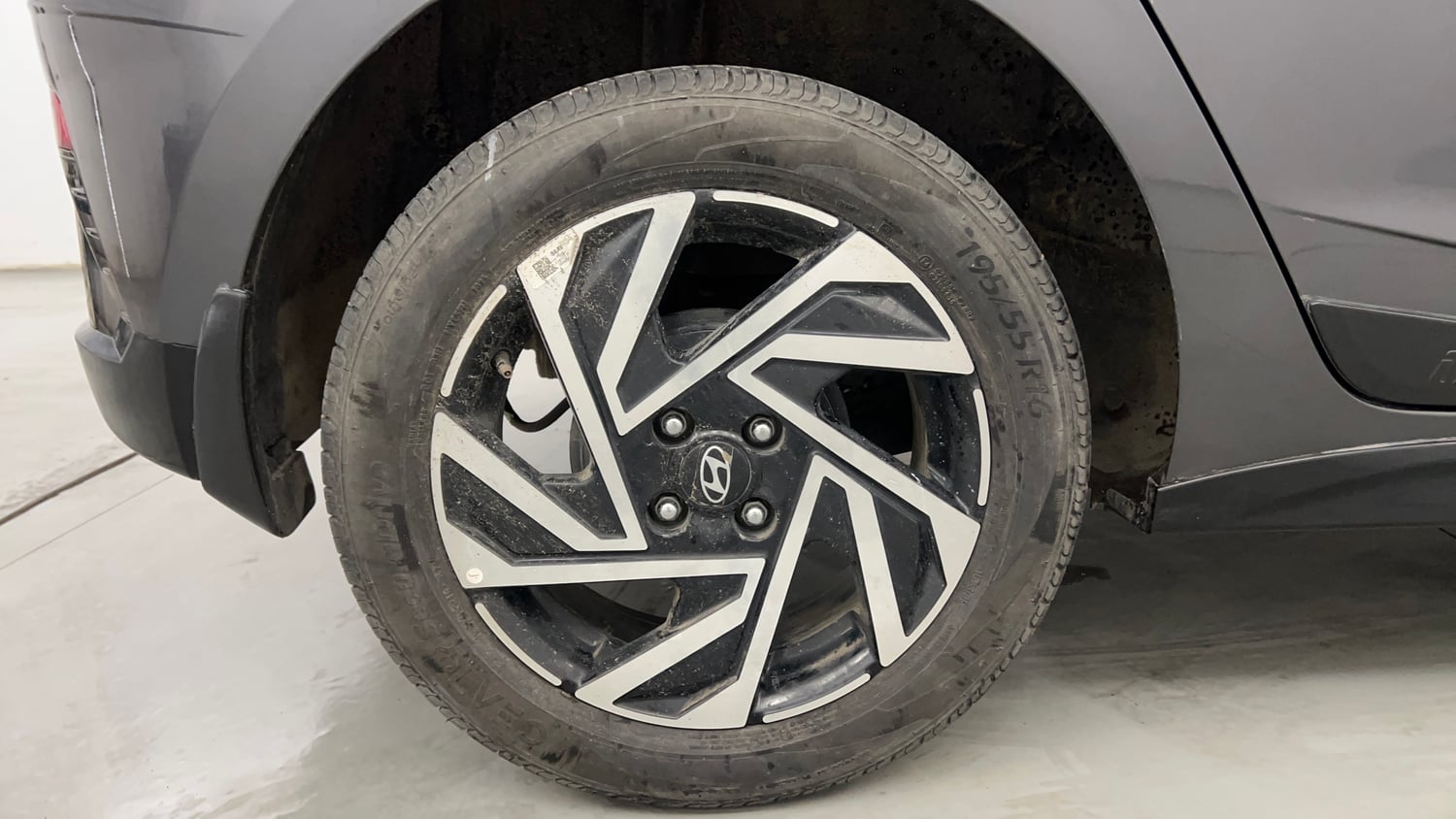 Used 2025 Hyundai New i20 Asta (O) 1.2 IVT Petrol Automatic tyres RIGHT REAR TYRE RIM VIEW