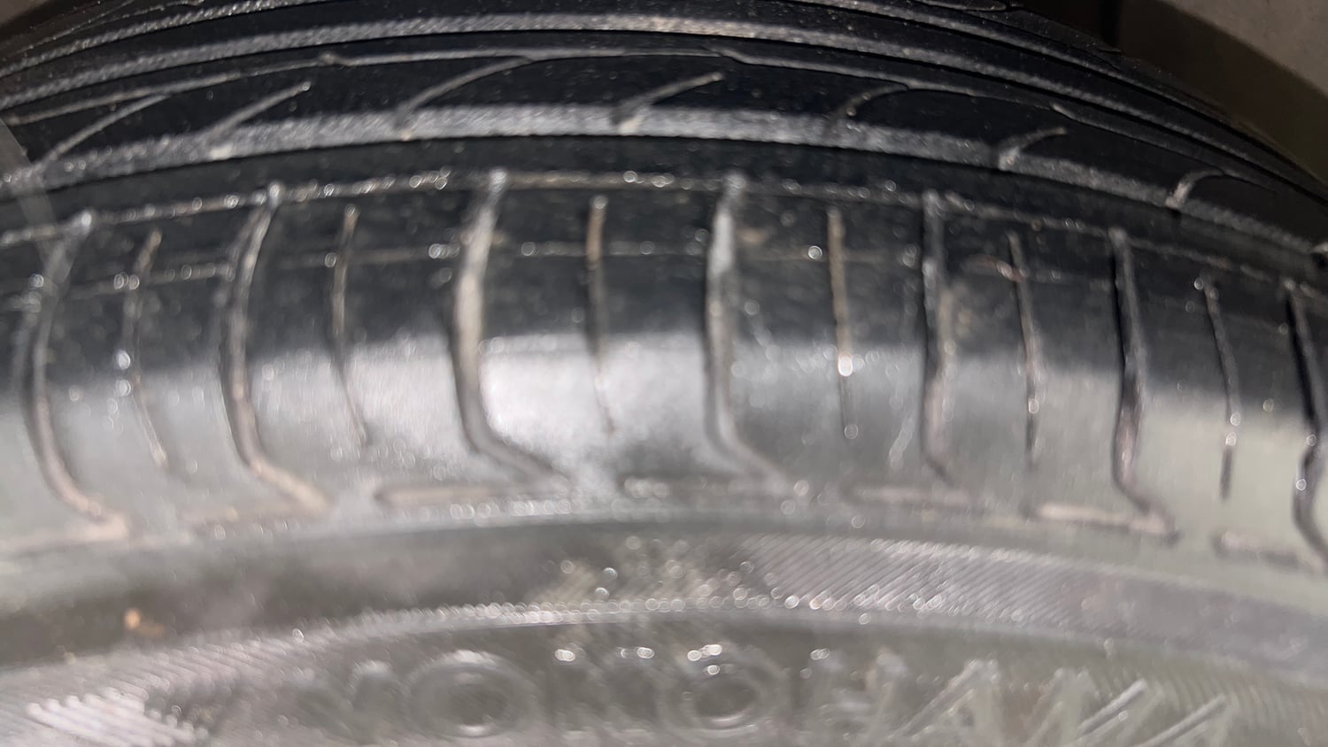 Used 2019 Hyundai Grand i10 Asta 1.2 Kappa VTVT Petrol Manual tyres RIGHT FRONT TYRE TREAD VIEW