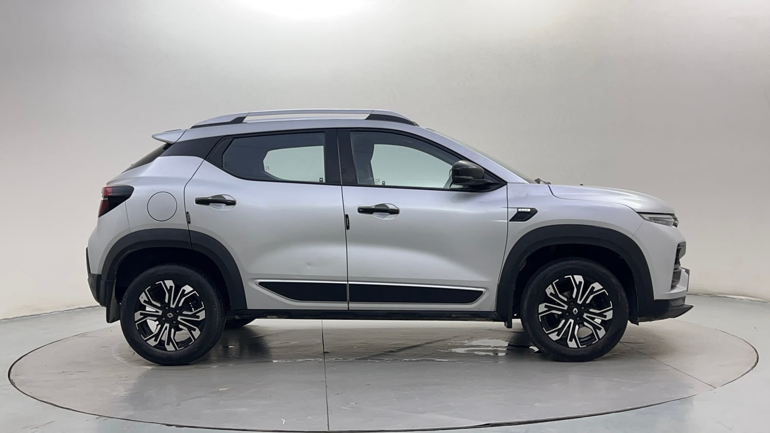 Used 2023 Renault Kiger RXZ MT Petrol Manual exterior RIGHT SIDE VIEW