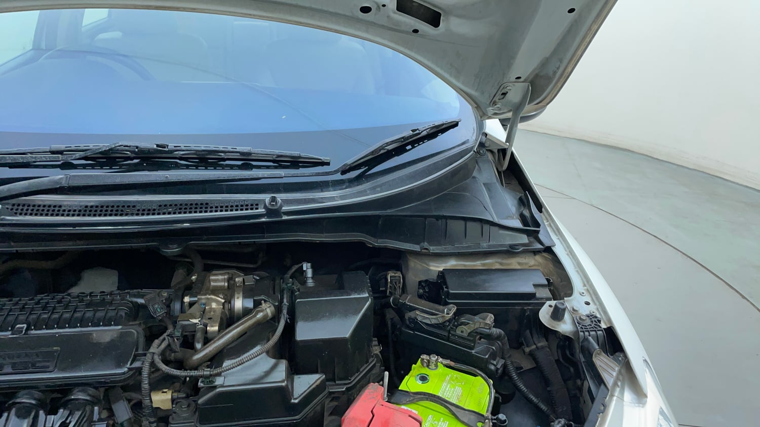 Used 2016 Honda City VX CVT Petrol Automatic engine ENGINE LEFT SIDE HINGE & APRON VIEW